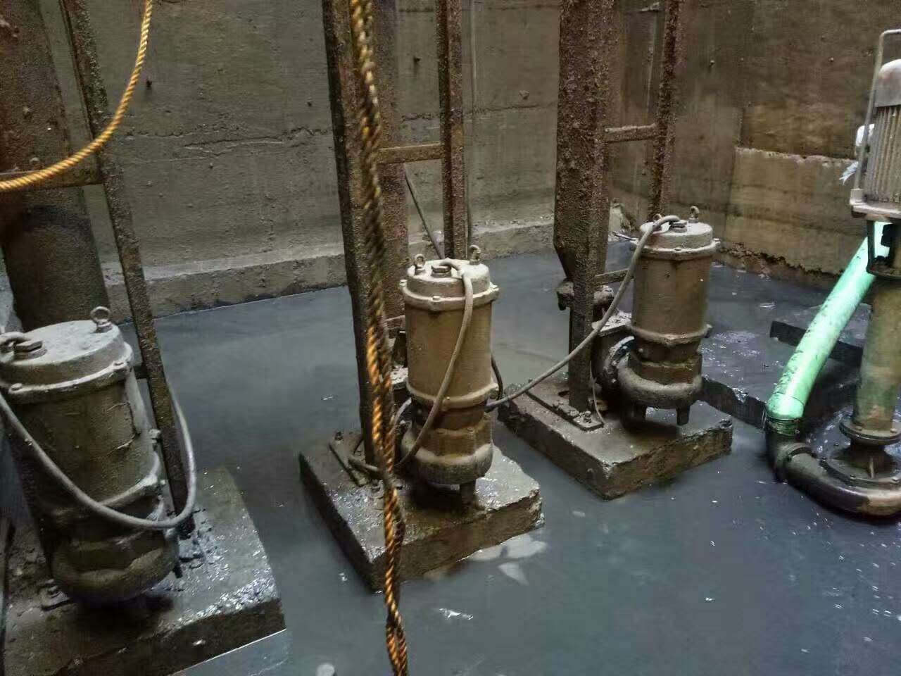 吴兴污水池清理