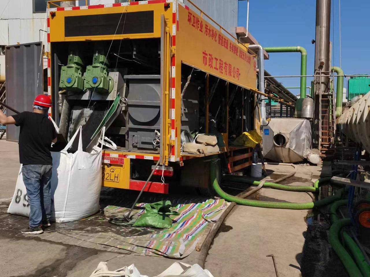 吴兴淤泥压干处理